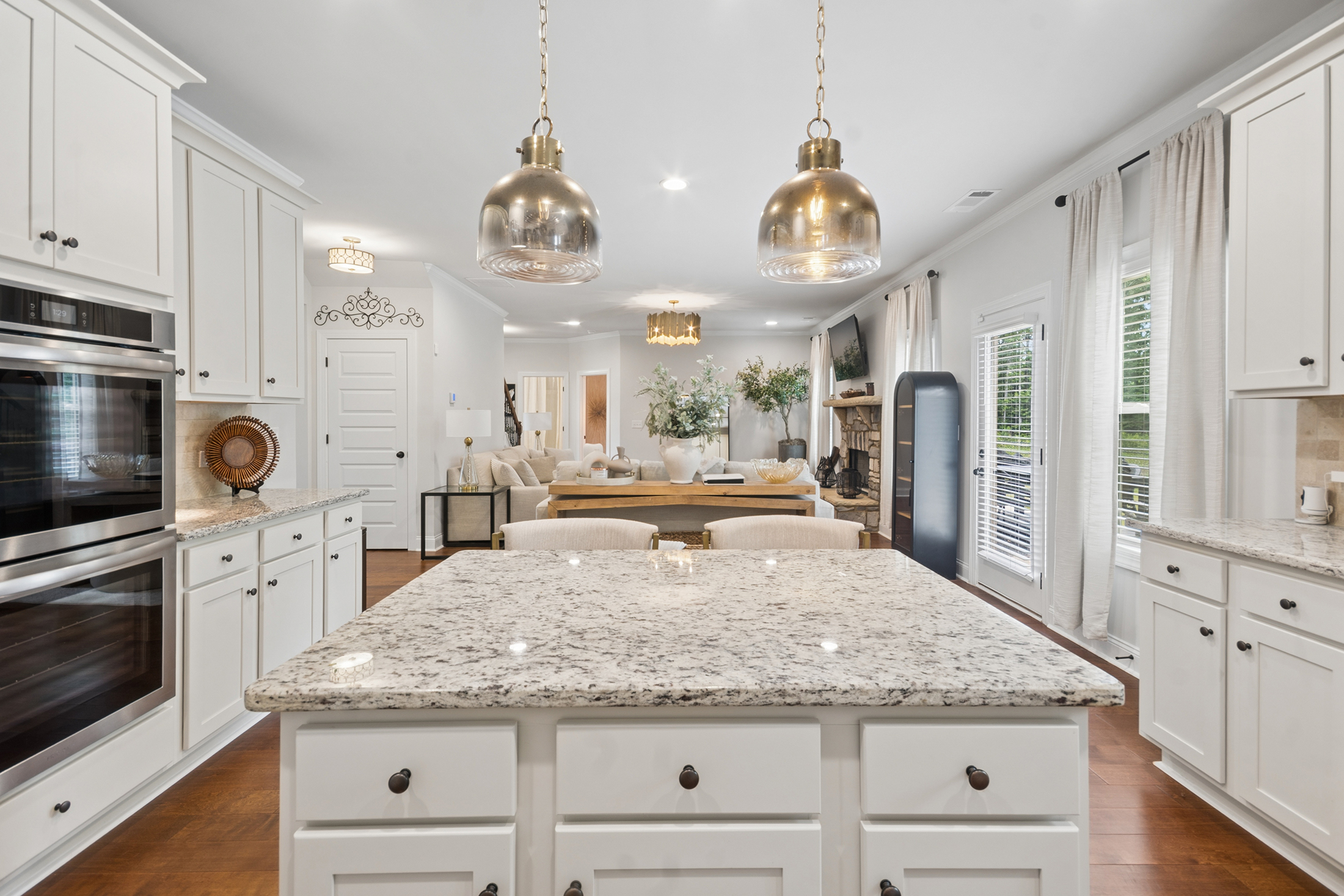  Thoughtfully Designed Home in Private, Nine Oaks Neighborhood - 物件實景