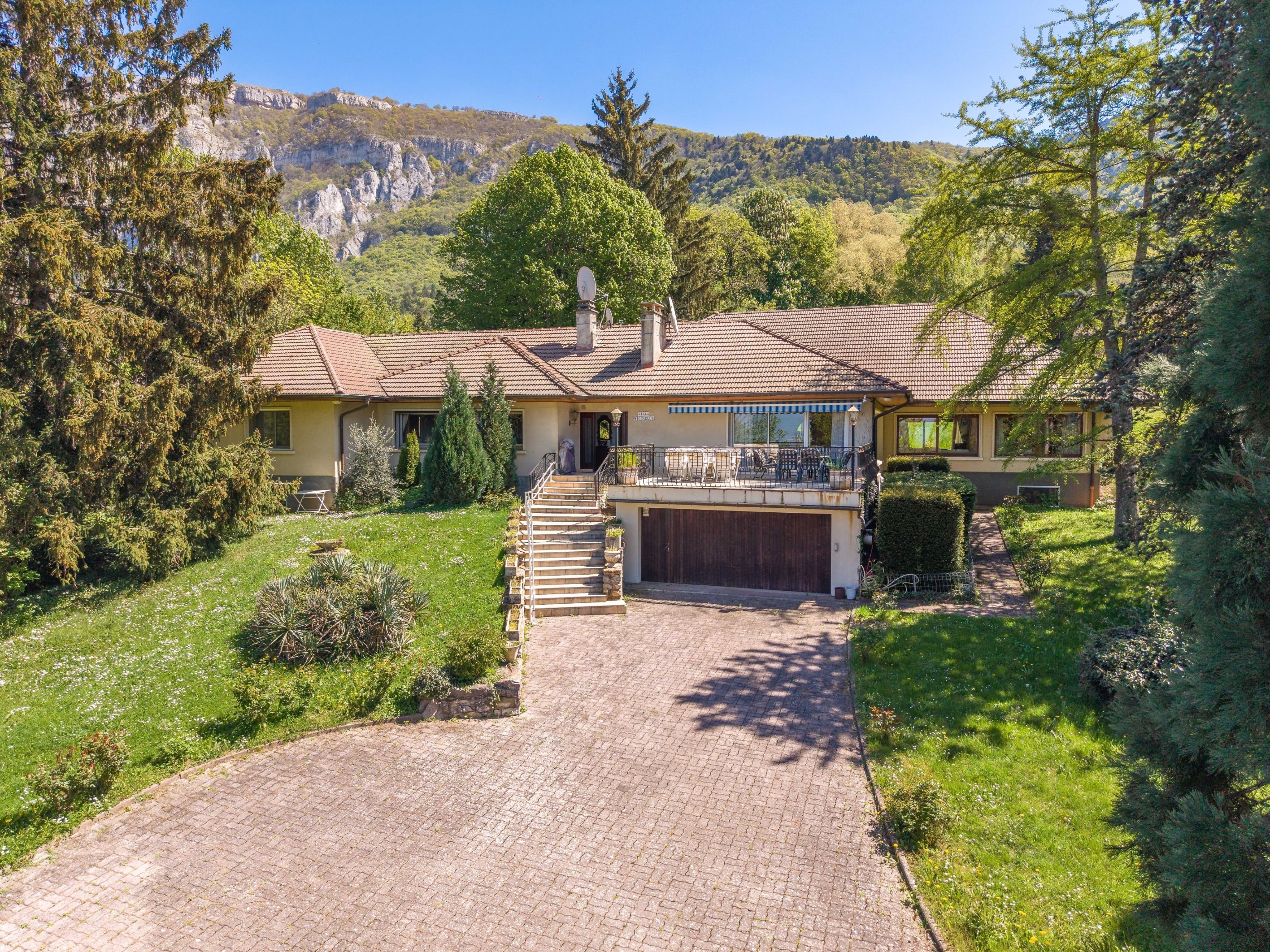  Large property on the Swiss border - 物件實景