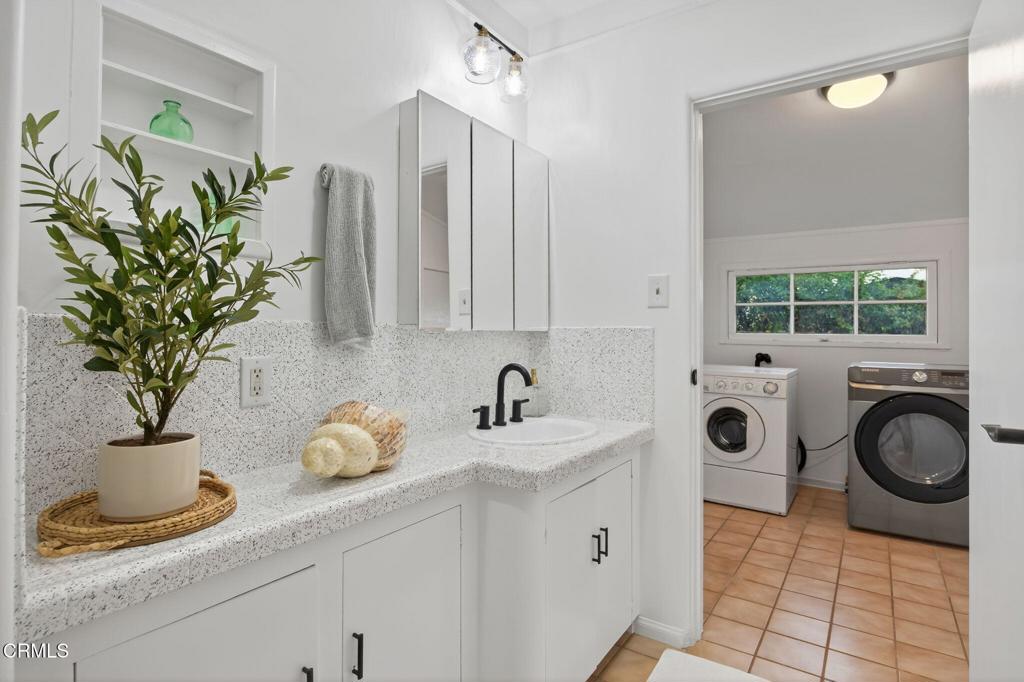 Ojai, California, 93023, United States, 4 Bedrooms Bedrooms, ,3 BathroomsBathrooms,Residential,For Sale,1989164