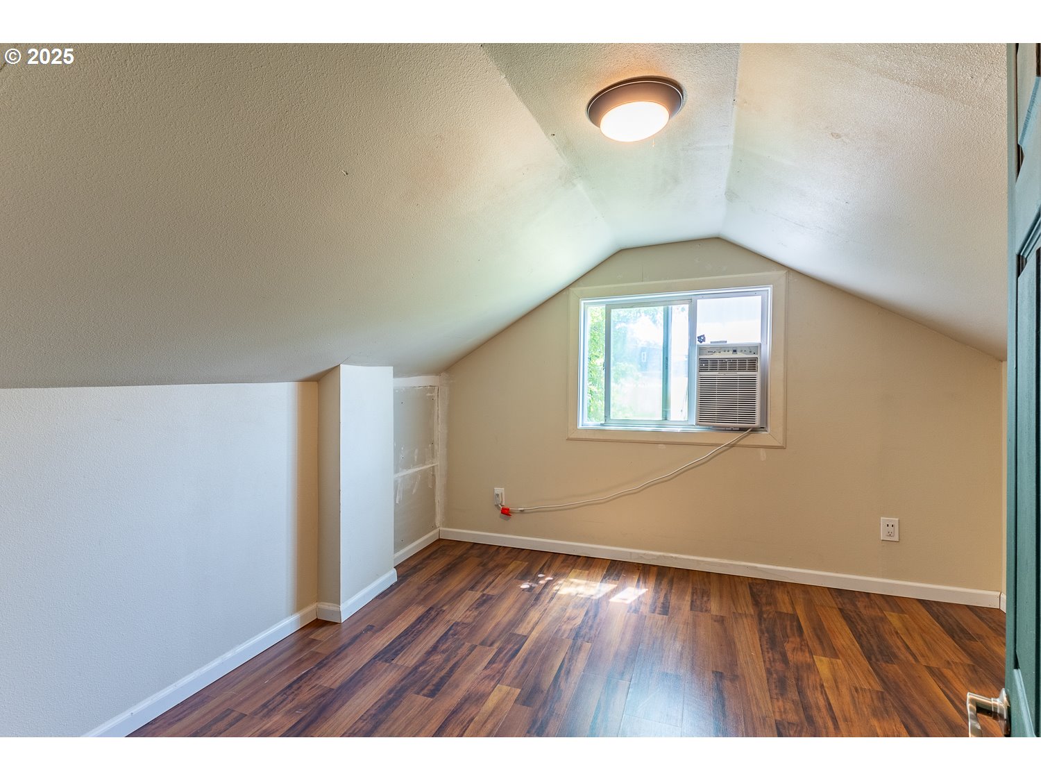 Vancouver, Washington, 98663, United States, 3 Bedrooms Bedrooms, ,1 BathroomBathrooms,Residential,For Sale,1846547