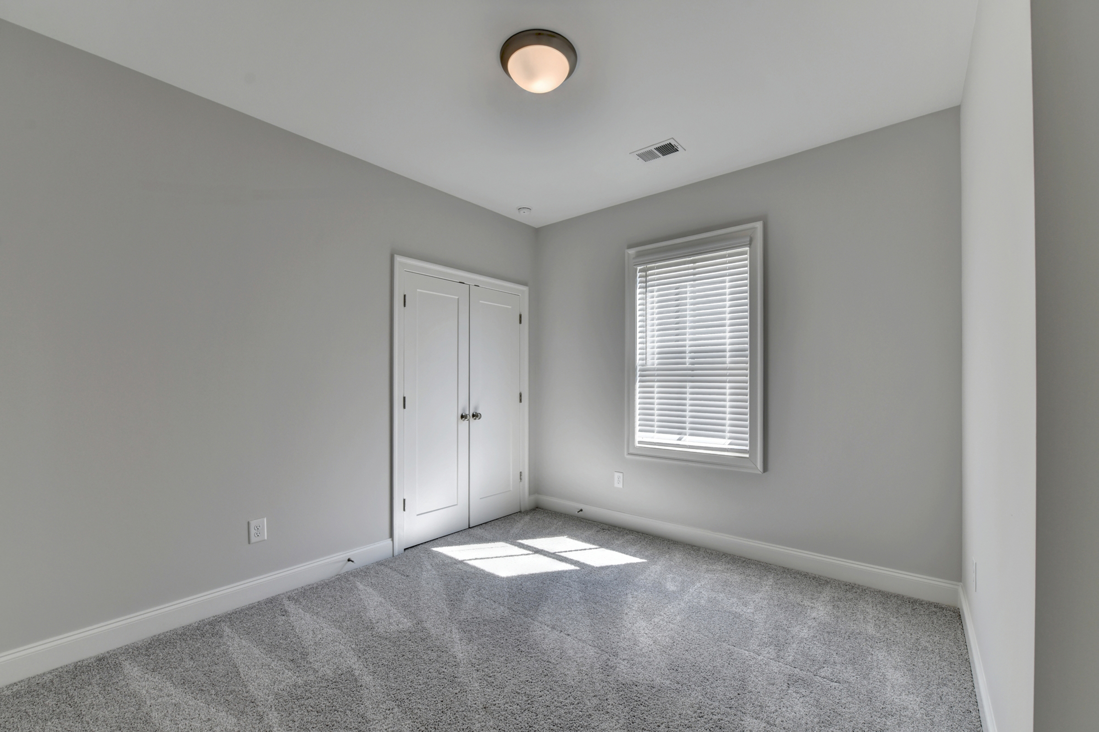  Thoughtfully Designed Milton Home Offers Low-maintenance Living - 物件實景