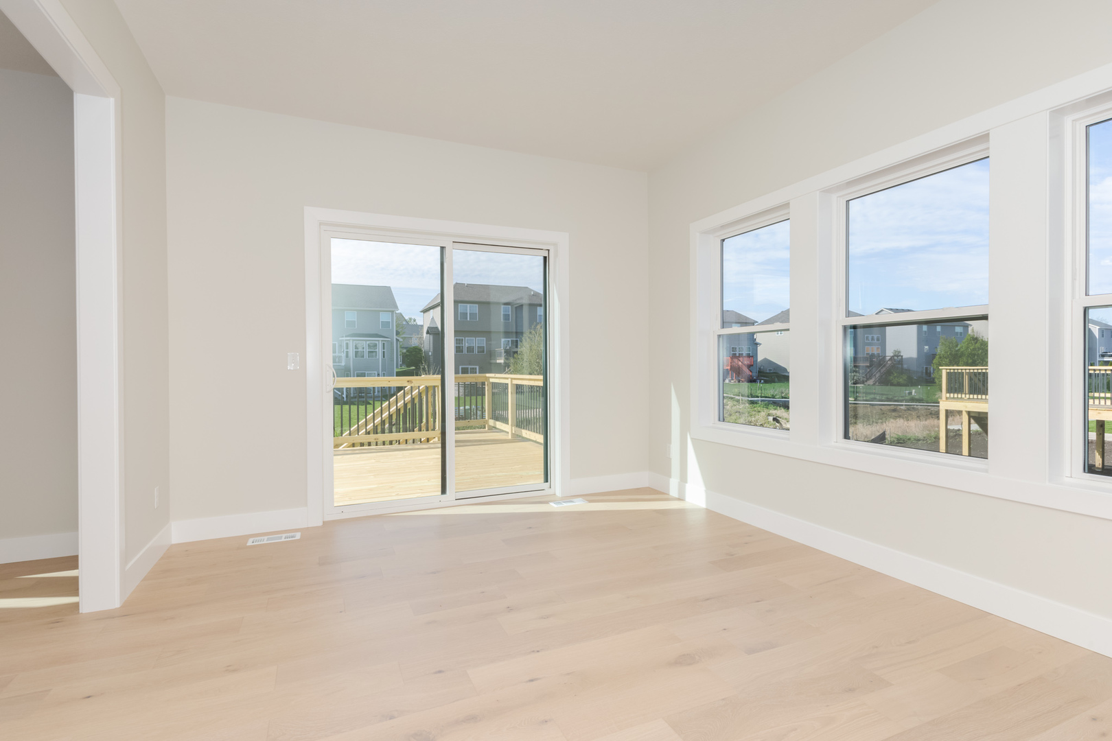 Bloomington, Illinois, 61705, United States, 4 Bedrooms Bedrooms, ,4 BathroomsBathrooms,Residential,For Sale,1957055