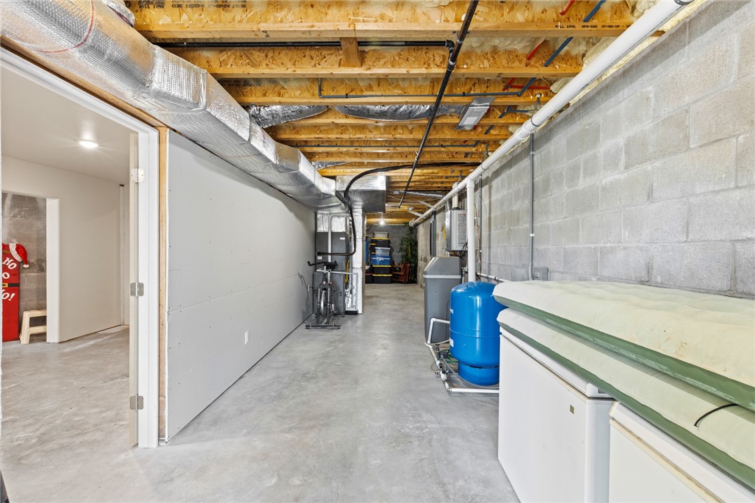 Yellville, Arkansas, 72687, United States, 2 Bedrooms Bedrooms, ,3 BathroomsBathrooms,Residential,For Sale,1970032