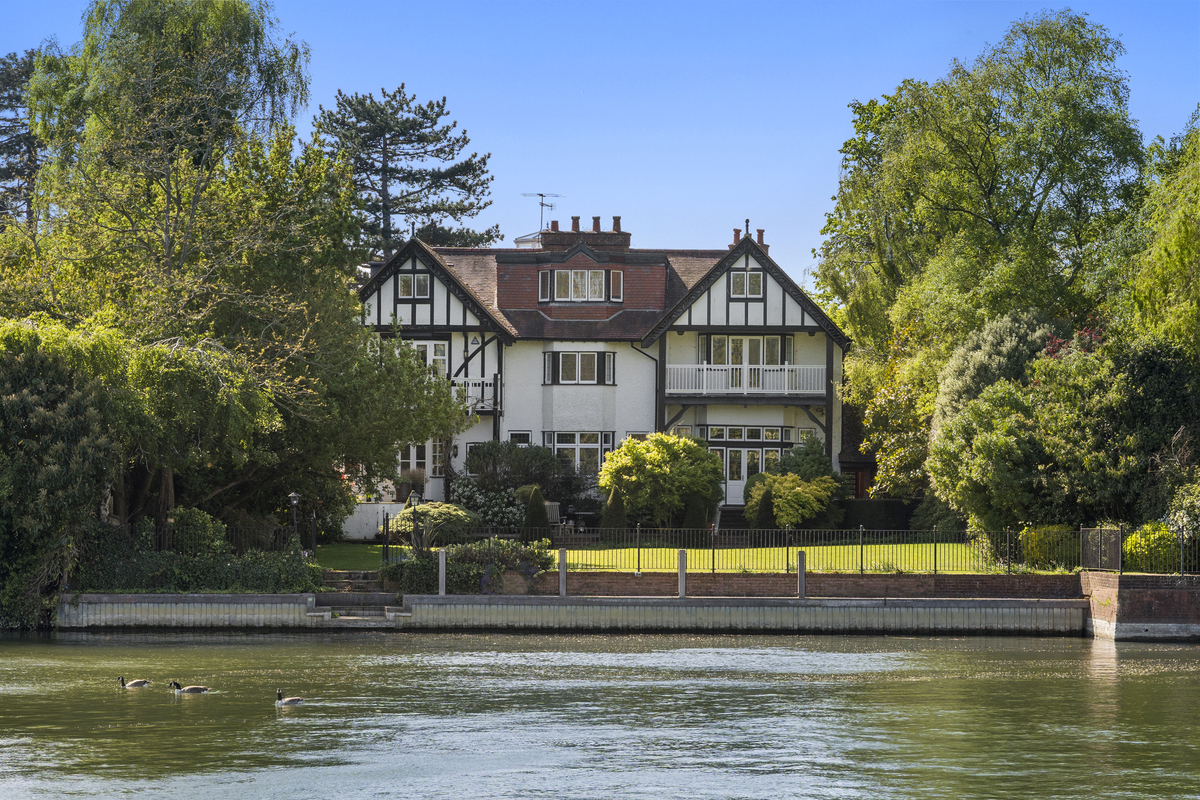  Little Fishery House, a Substantial Edwardian Riverside Residence with Private M - 物件實景