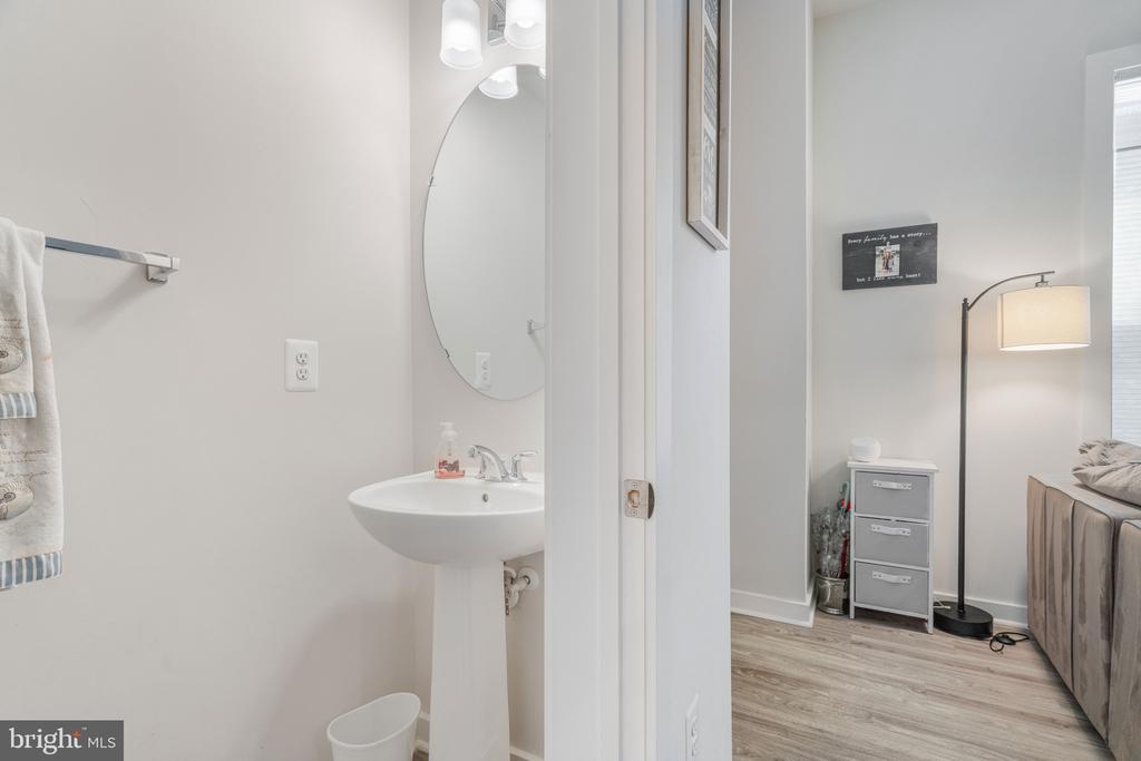 Rockville, Maryland, 20855, United States, 3 Bedrooms Bedrooms, ,3 BathroomsBathrooms,Residential,For Sale,1929038