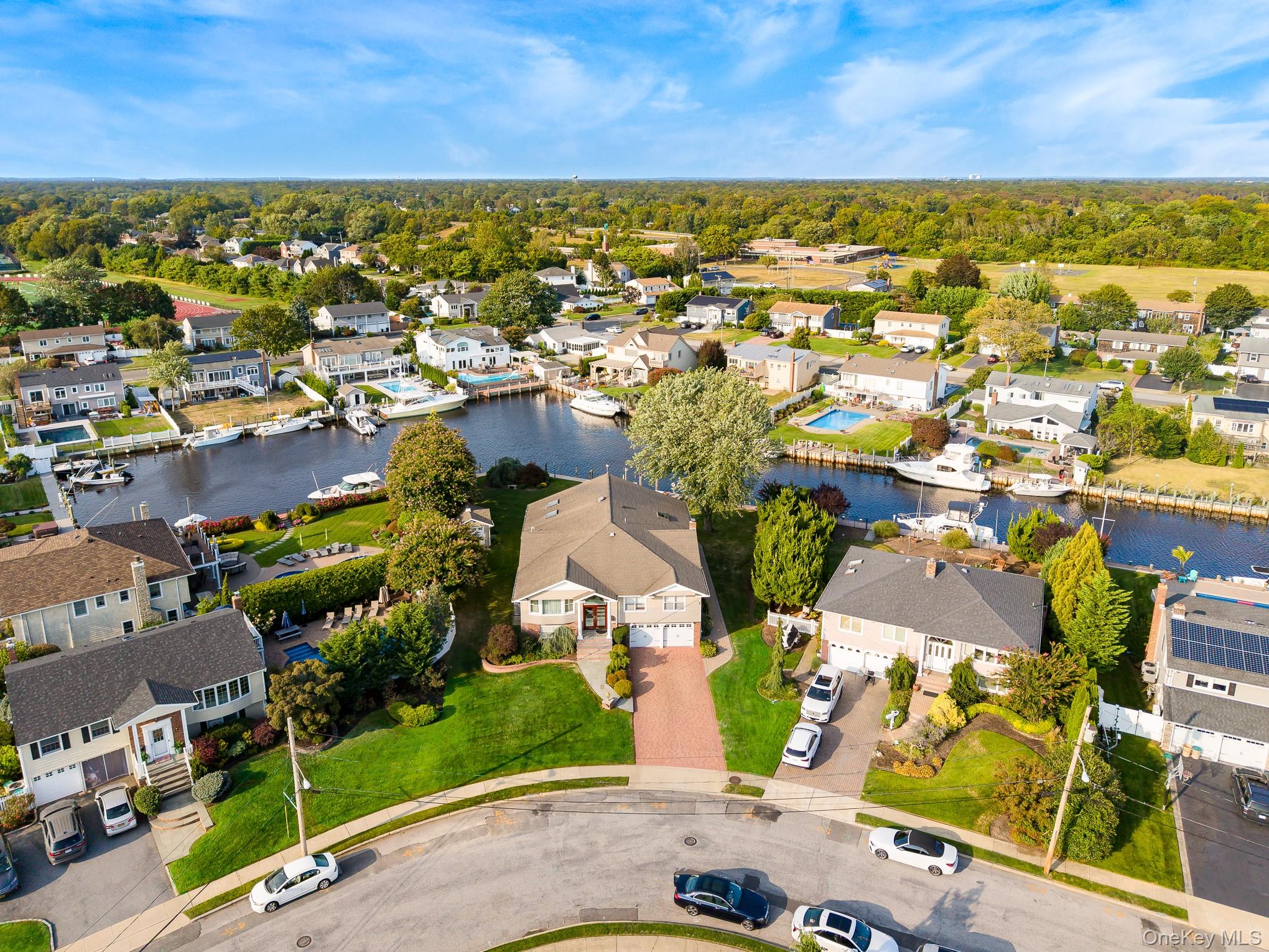 West Islip, New York, 11795, United States, 5 Bedrooms Bedrooms, ,5 BathroomsBathrooms,Residential,For Sale,1943882