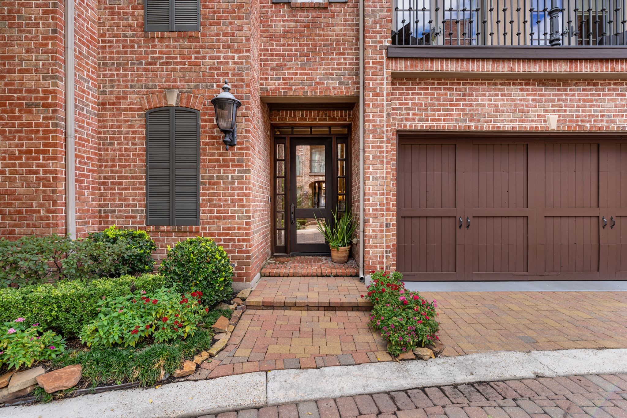  1010 Nantucket Drive F - 物件實景