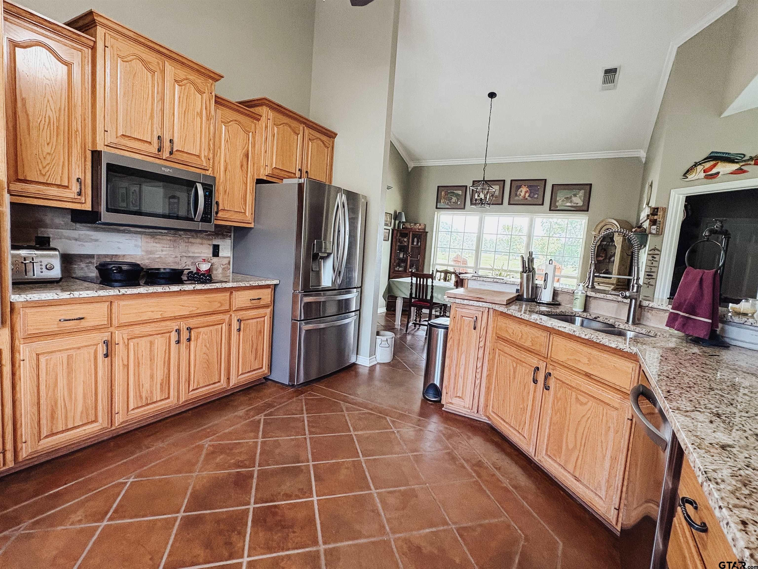 Pittsburg, Texas, 75686, United States, 4 Bedrooms Bedrooms, ,3 BathroomsBathrooms,Residential,For Sale,1900555
