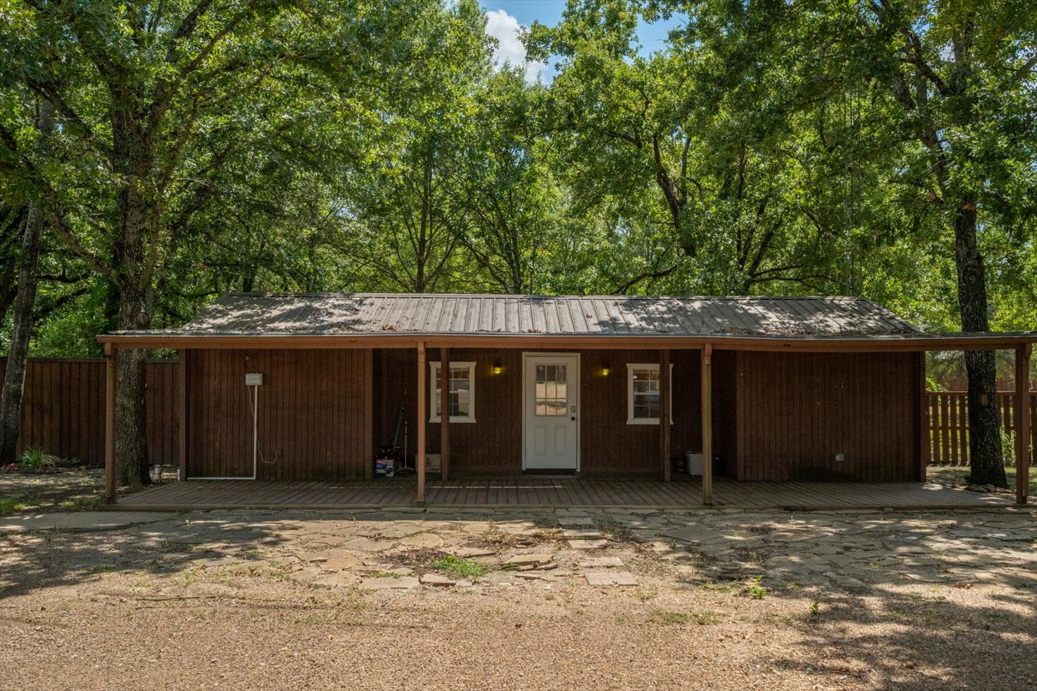 Quinlan, Texas, 75474, United States, 2 Bedrooms Bedrooms, ,2 BathroomsBathrooms,Residential,For Sale,1937387