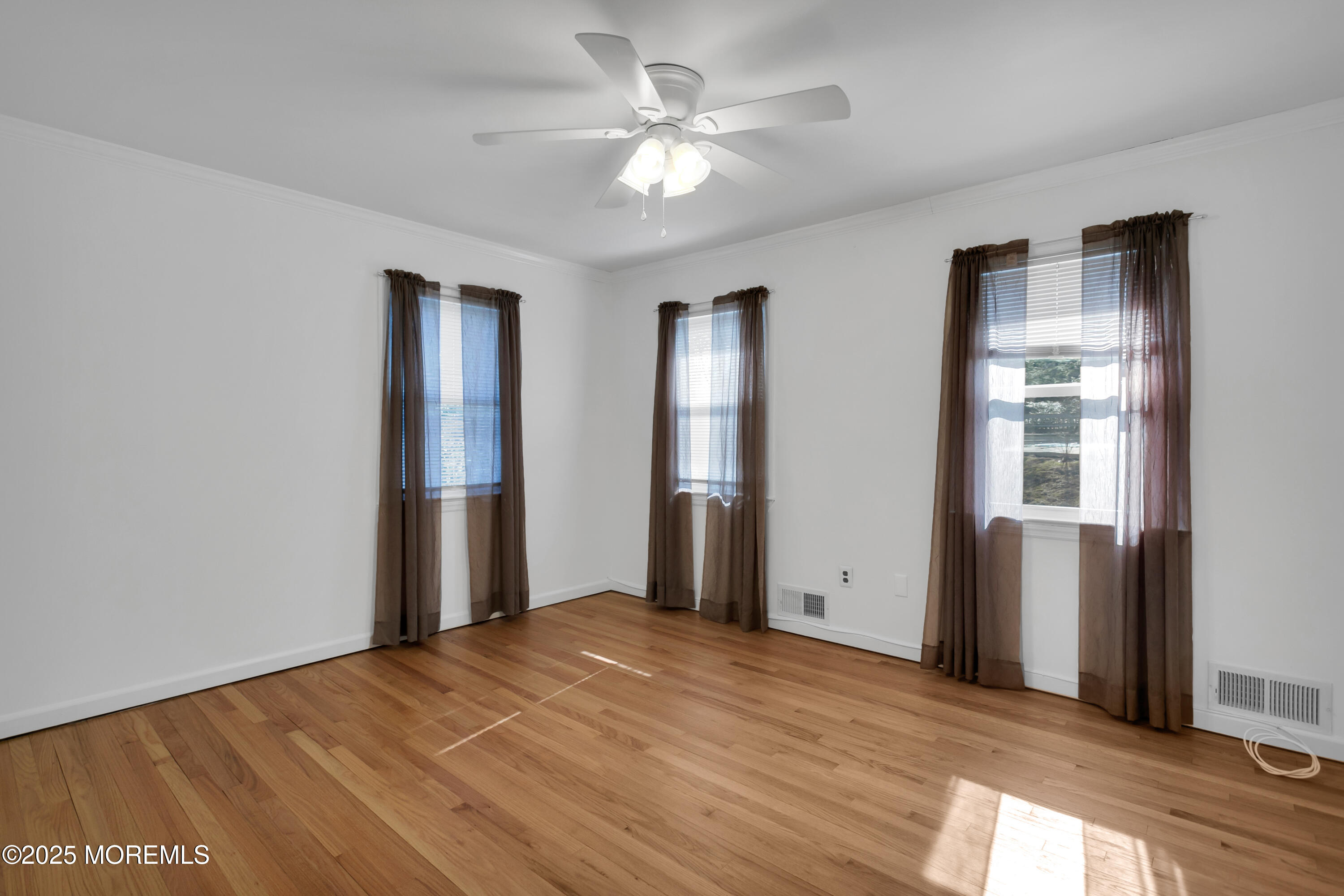 Middletown, New Jersey, 07748, United States, 5 Bedrooms Bedrooms, ,5 BathroomsBathrooms,Residential,For Sale,1904481