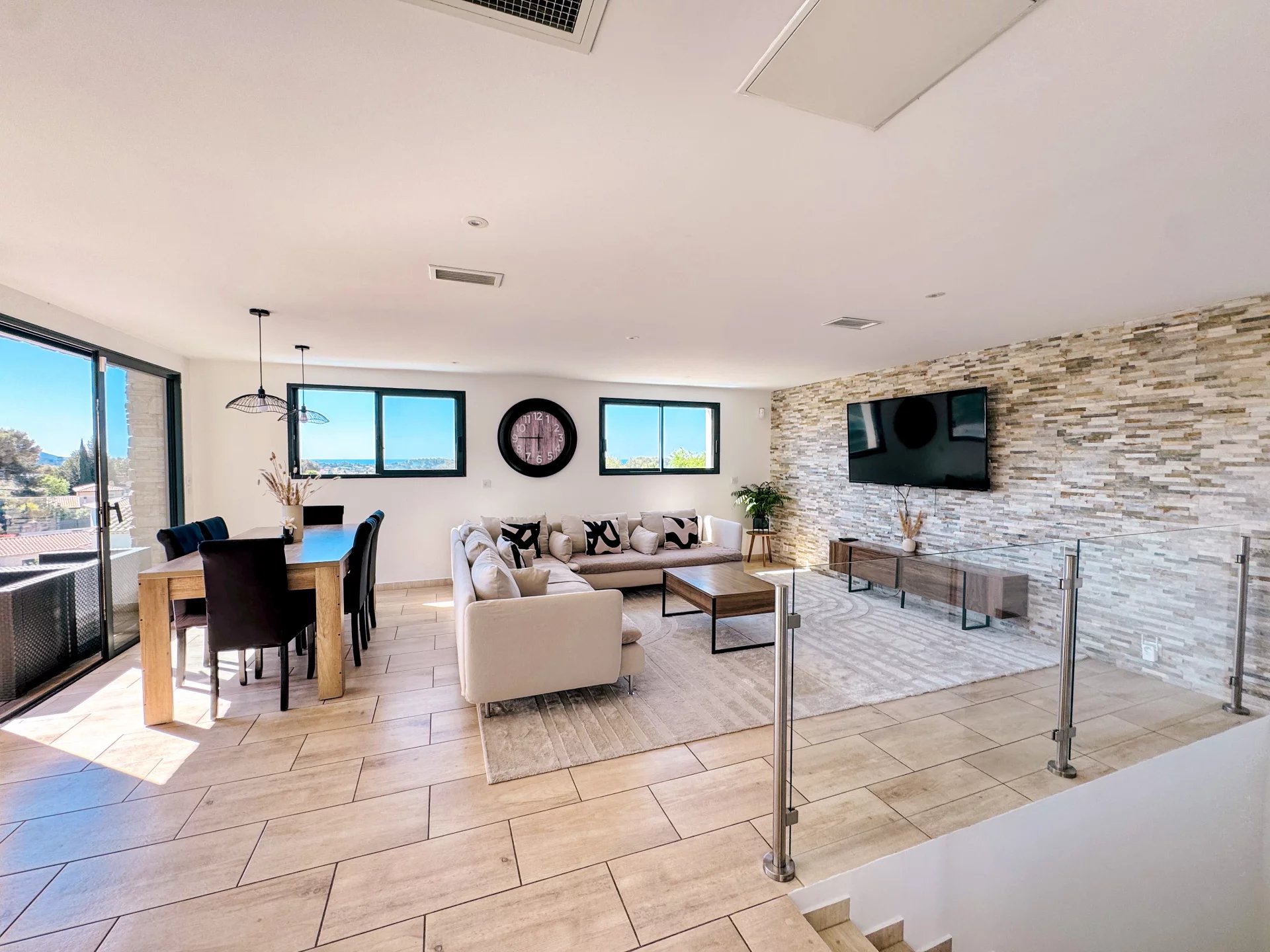 La Garde, Provence-Alpes-Côte d’Azur, 83130, FR, 4 Bedrooms Bedrooms, ,2 BathroomsBathrooms,Residential,For Sale,1867266