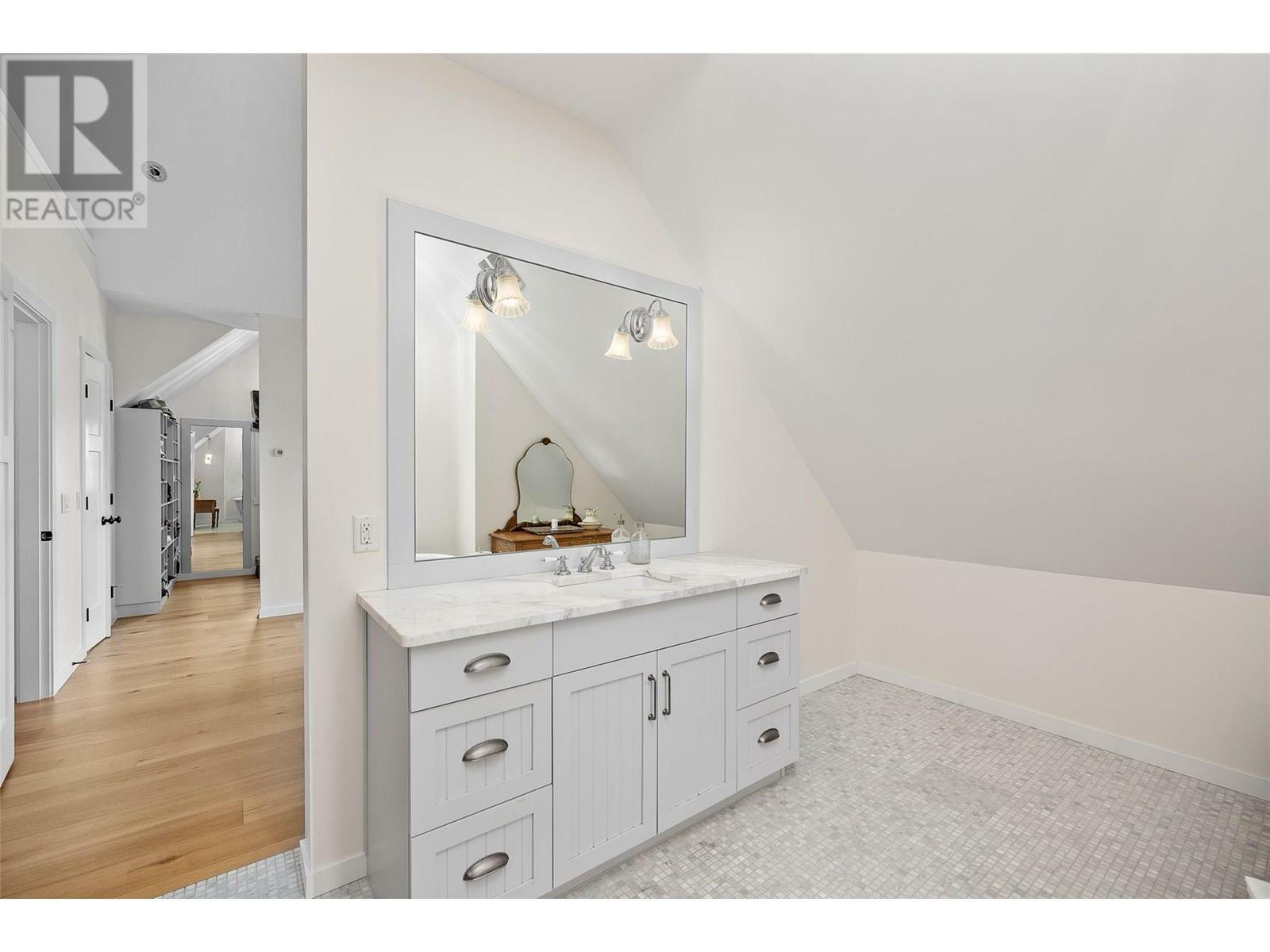 KELOWNA, British Columbia, V1Y 5N3, CA, 6 Bedrooms Bedrooms, ,4 BathroomsBathrooms,Residential,For Sale,1883056