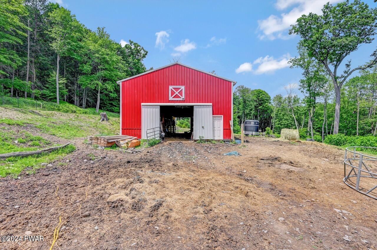 Hawley, Pennsylvania, 18428, United States, 5 Bedrooms Bedrooms, ,4 BathroomsBathrooms,Residential,For Sale,1979290