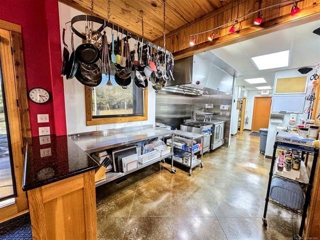 Cookson, Oklahoma, 74427, United States, 8 Bedrooms Bedrooms, ,10 BathroomsBathrooms,Residential,For Sale,1825365