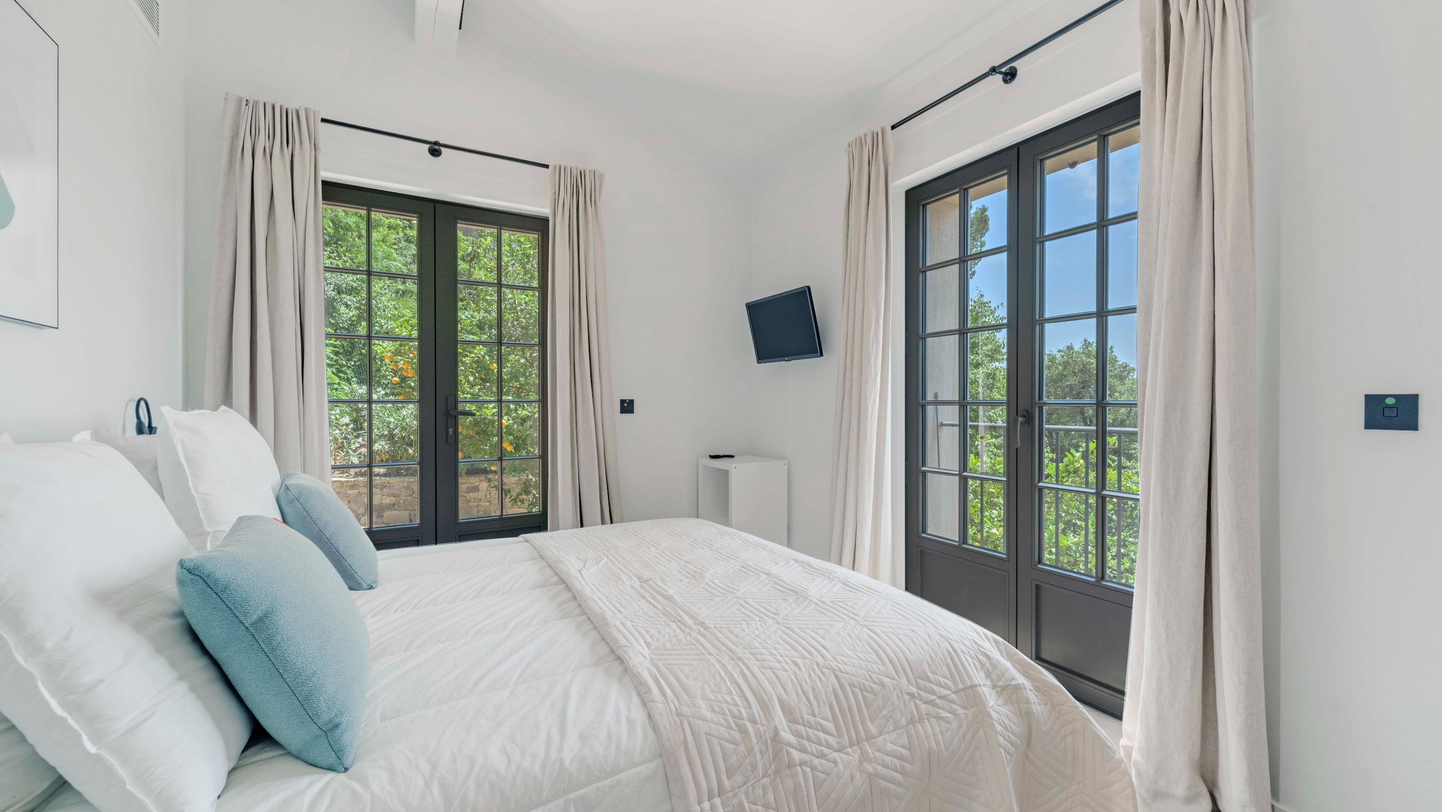  Contemporary bastide with open views and glimpse of the sea walking distance to… - 物件實景