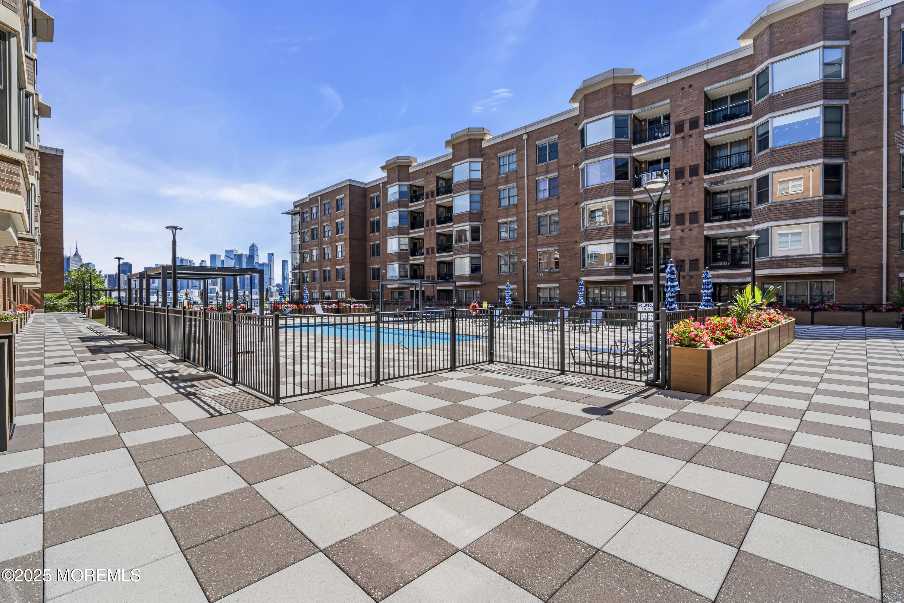 West New York, New Jersey, 07093, United States, 2 Bedrooms Bedrooms, ,2 BathroomsBathrooms,Residential,For Sale,1928927