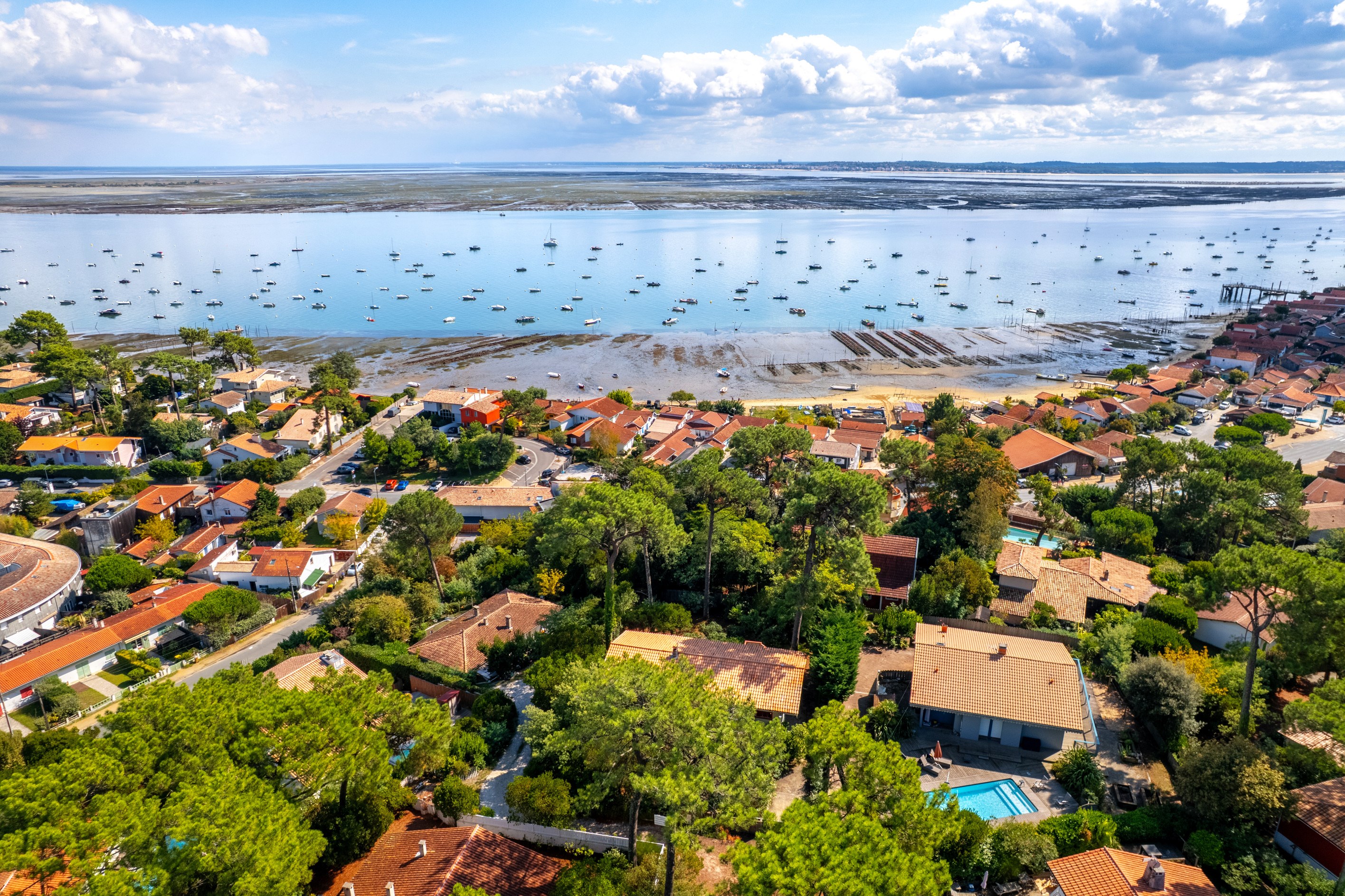  CAP FERRET PENINSULA - ARCHITECT-DESIGNED VILLA WITH VIEW OF THE BASSIN D
