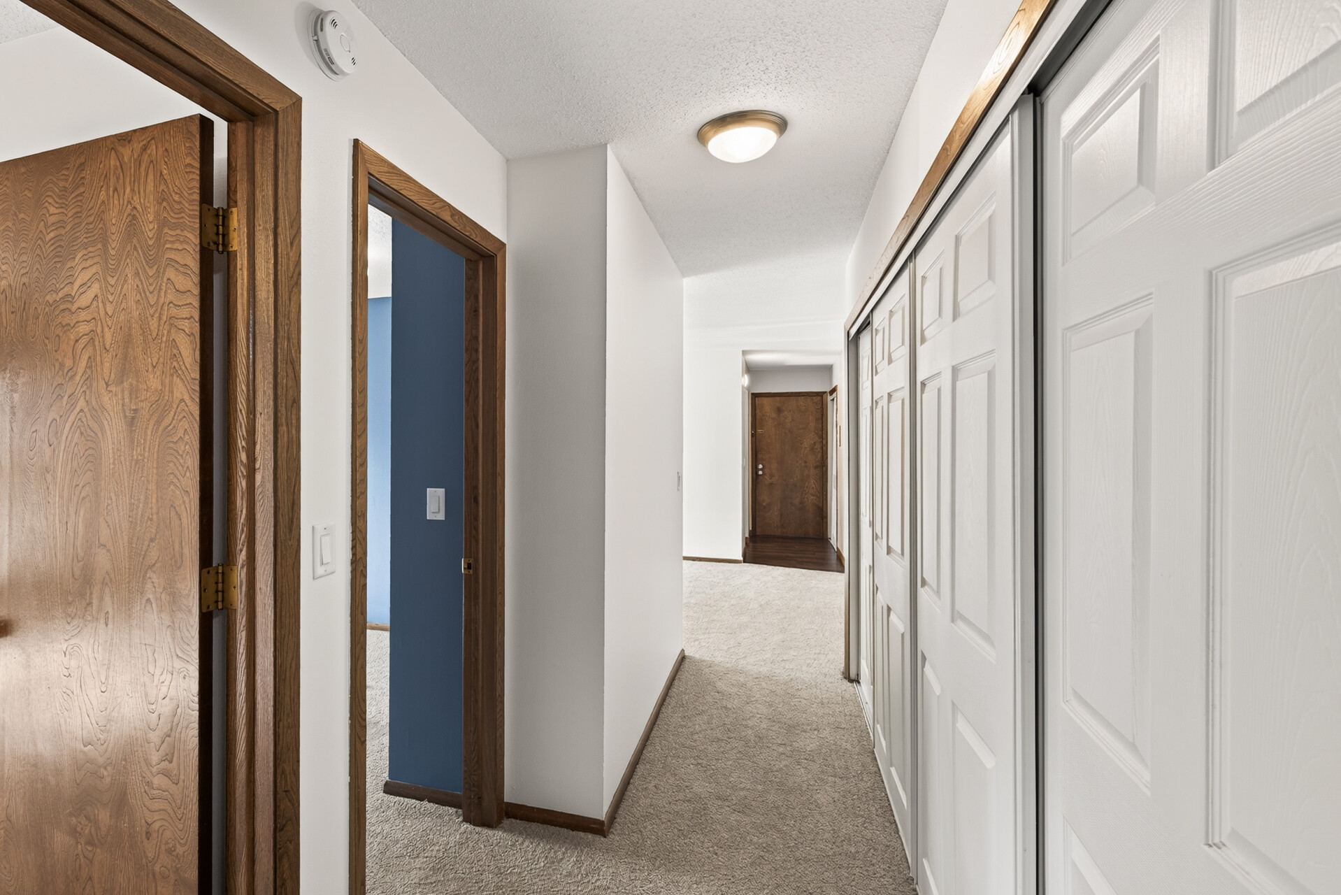  Bright Updated Condo Near Downtown Hopkins - 物件實景