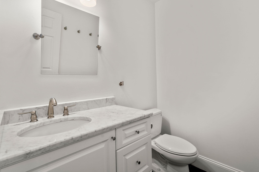 Natick, Massachusetts, 01760, United States, 3 Bedrooms Bedrooms, ,3 BathroomsBathrooms,Residential,For Sale,1941867
