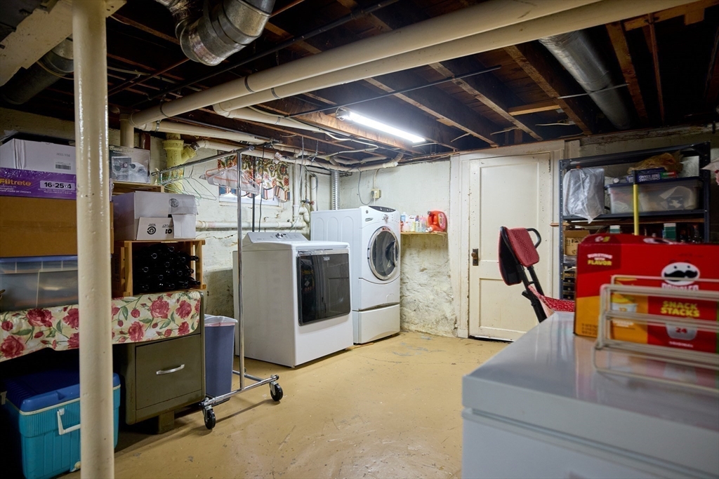 Quincy, Massachusetts, 02170, United States, 4 Bedrooms Bedrooms, ,2 BathroomsBathrooms,Residential,For Sale,1987679