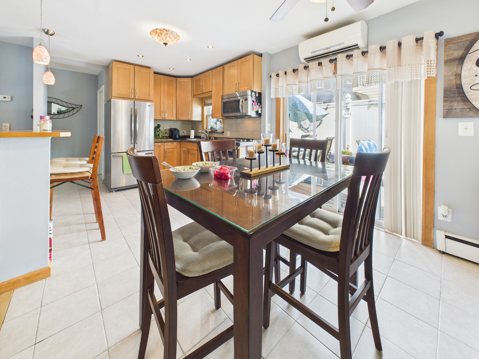 Bronx, New York, 10465, United States, 3 Bedrooms Bedrooms, ,3 BathroomsBathrooms,Residential,For Sale,1895148