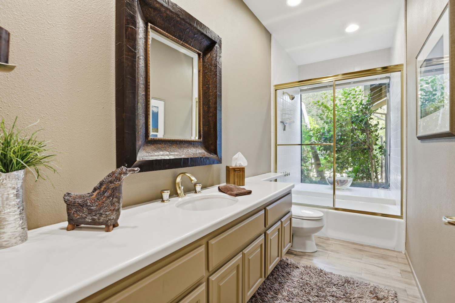 Gold River, California, 95670, United States, 4 Bedrooms Bedrooms, ,5 BathroomsBathrooms,Residential,For Sale,1987751