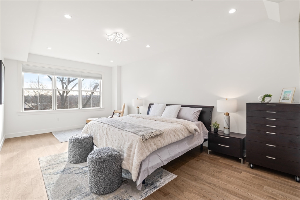 Braintree, Massachusetts, 02184, United States, 2 Bedrooms Bedrooms, ,2 BathroomsBathrooms,Residential,For Sale,2003419