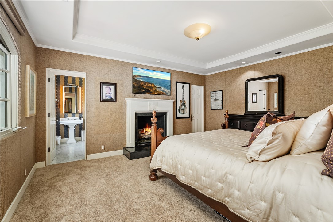 Newport Beach, California, 92663, United States, 5 Bedrooms Bedrooms, ,4 BathroomsBathrooms,Residential,For Sale,1848621