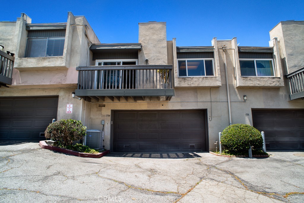 Montebello, California, 90640, United States, 3 Bedrooms Bedrooms, ,2 BathroomsBathrooms,Residential,For Sale,2039978