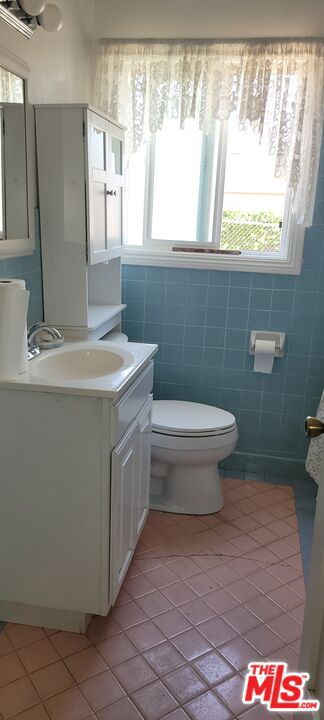 Compton, California, 90220, United States, 3 Bedrooms Bedrooms, ,1 BathroomBathrooms,Residential,For Sale,1846005