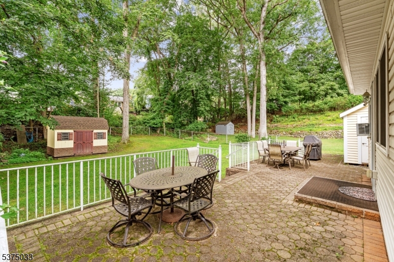 Rockaway Twp., New Jersey, 07866, United States, 3 Bedrooms Bedrooms, ,3 BathroomsBathrooms,Residential,For Sale,1906330