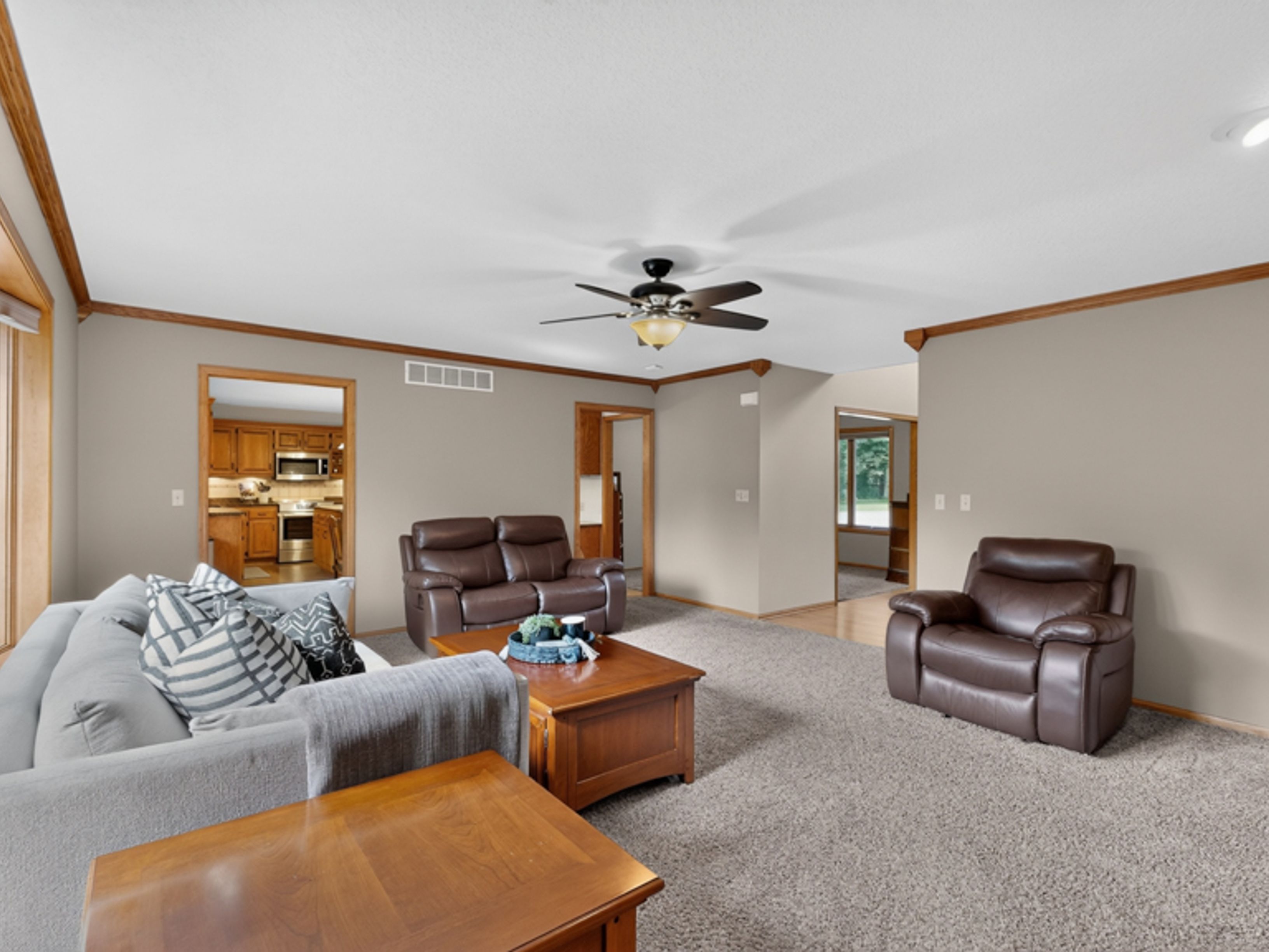  Rare Wooded Estate in Prestigious Huntington Woods - 物件實景