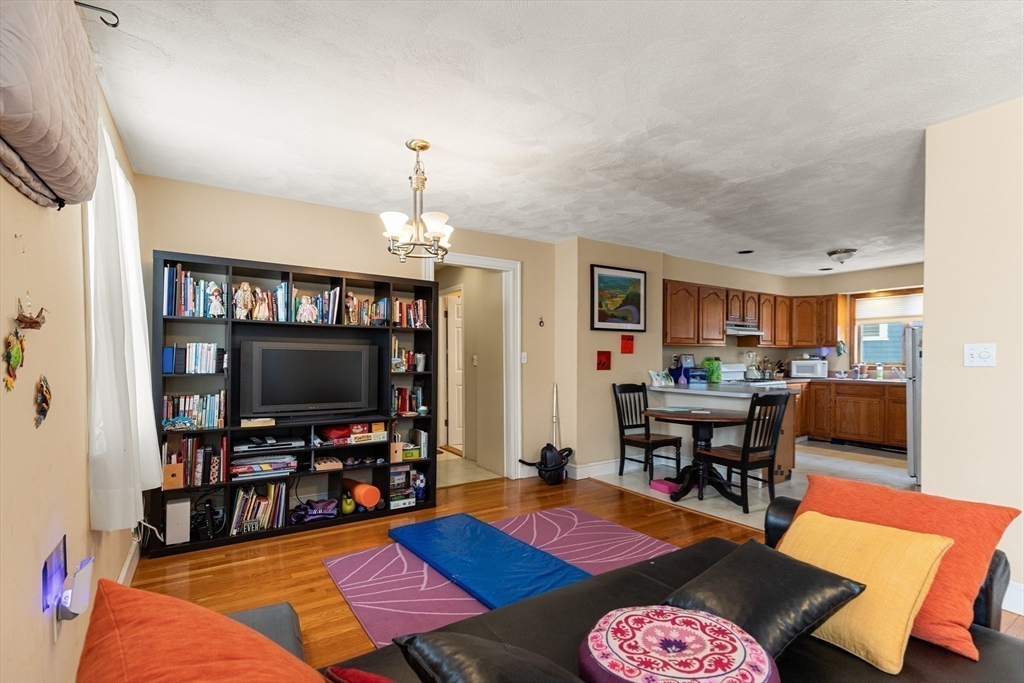 Malden, Massachusetts, 02148, United States, 8 Bedrooms Bedrooms, ,3 BathroomsBathrooms,Residential,For Sale,2049419