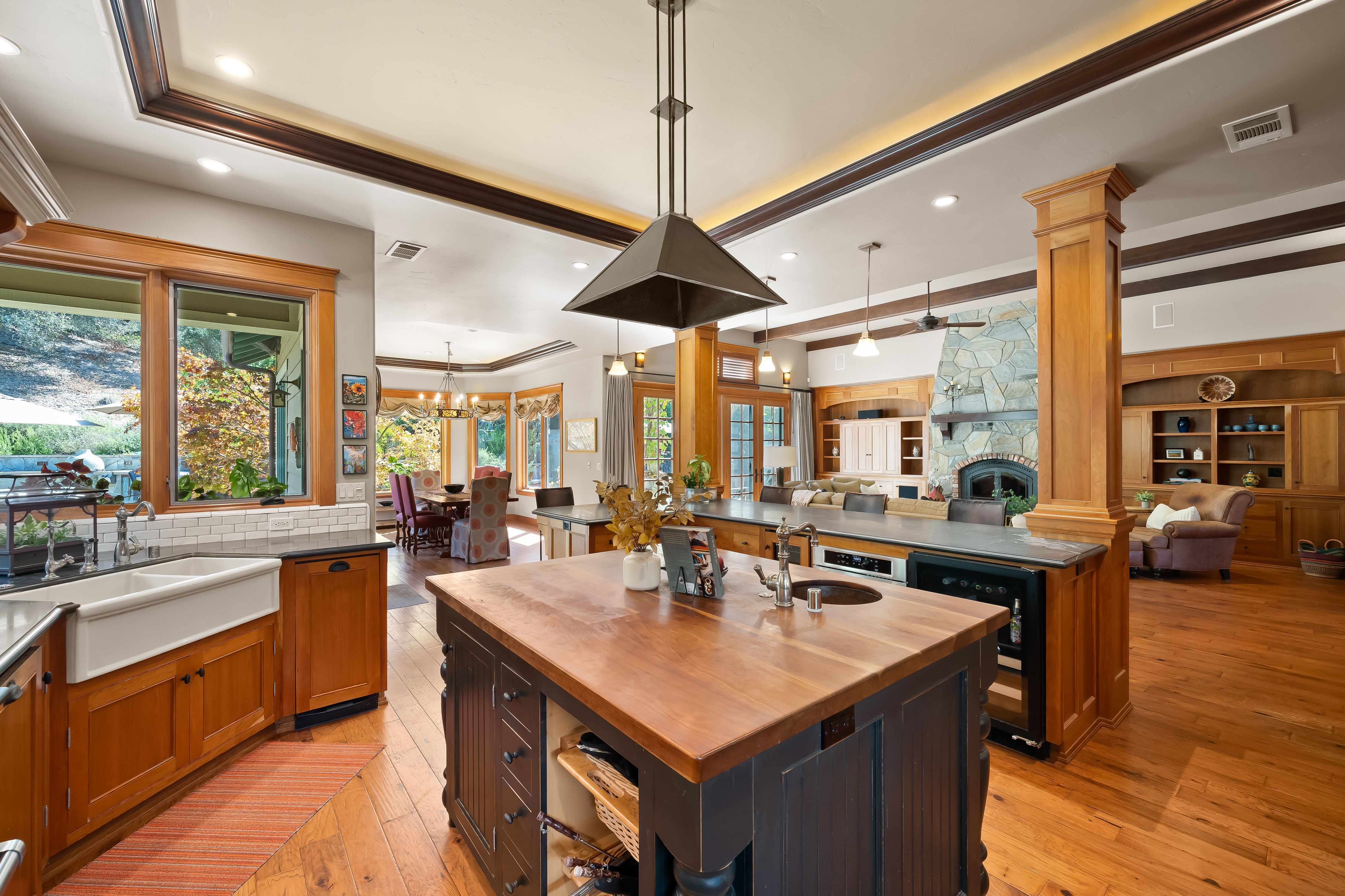  Timeless Craftsman Estate with Resort-Style Outdoor Living - 物件實景