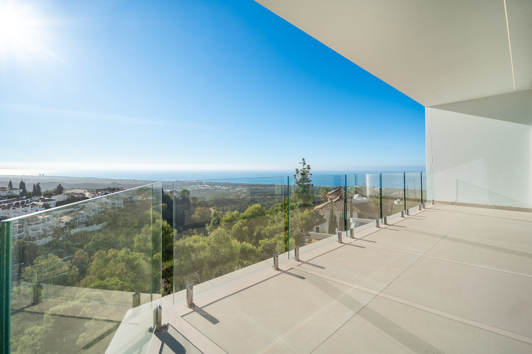  Contemporary Villa with Panoramic Sea Views in Altos de los Monteros - 物件實景