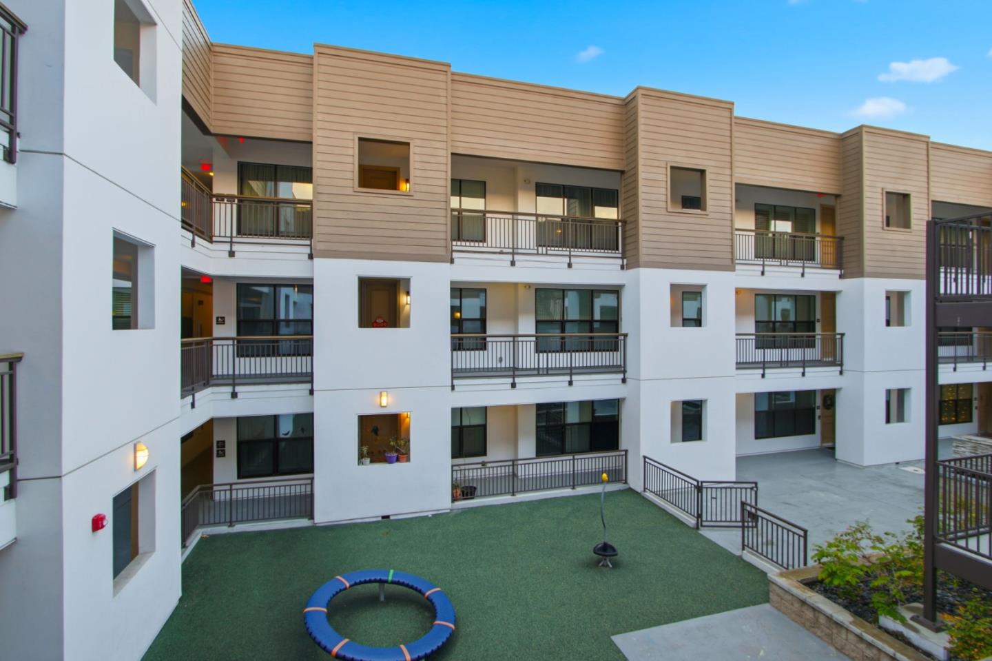 Santa Clara, California, 95051, United States, 2 Bedrooms Bedrooms, ,2 BathroomsBathrooms,Residential,For Sale,1989237