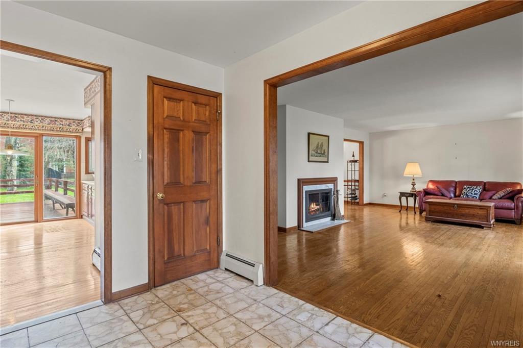 Lewiston, New York, 14092, United States, 5 Bedrooms Bedrooms, ,3 BathroomsBathrooms,Residential,For Sale,1849954