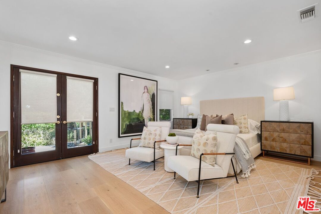 Los Angeles, California, 90064, United States, 3 Bedrooms Bedrooms, ,4 BathroomsBathrooms,Residential,For Sale,1940581