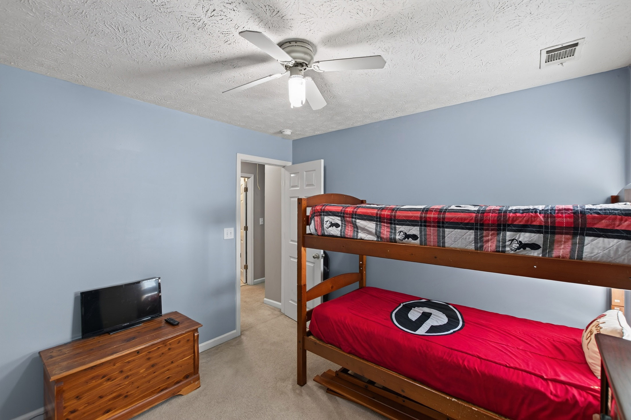  Charming Home on an Expansive 2.8+/- Acre Corner Lot - 物件實景