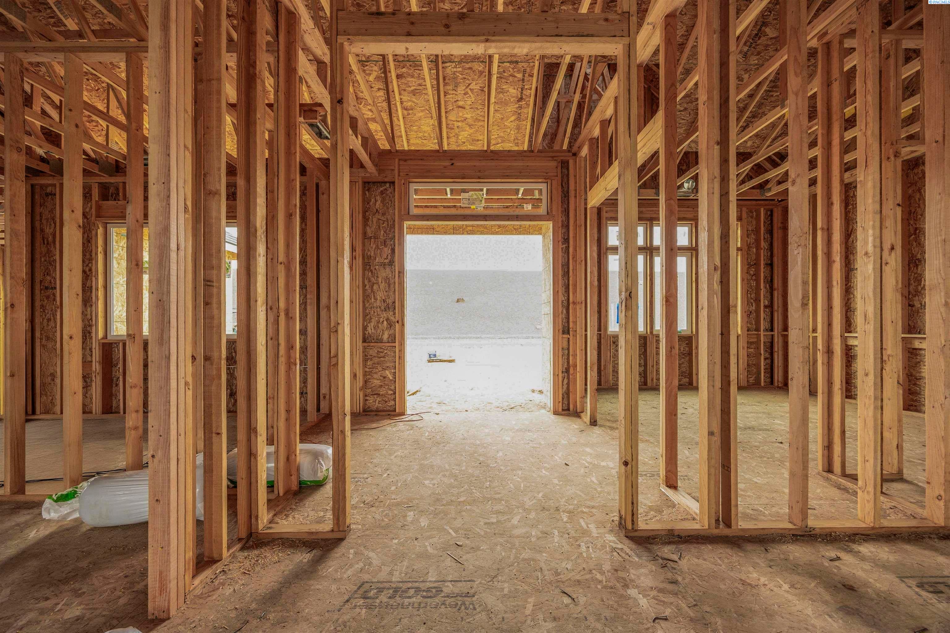 Pasco, Washington, 99301, United States, 4 Bedrooms Bedrooms, ,2 BathroomsBathrooms,Residential,For Sale,1978072