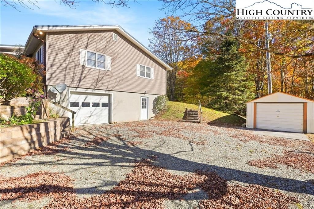 Banner Elk, North Carolina, 28604, United States, 2 Bedrooms Bedrooms, ,2 BathroomsBathrooms,Residential,For Sale,1977010