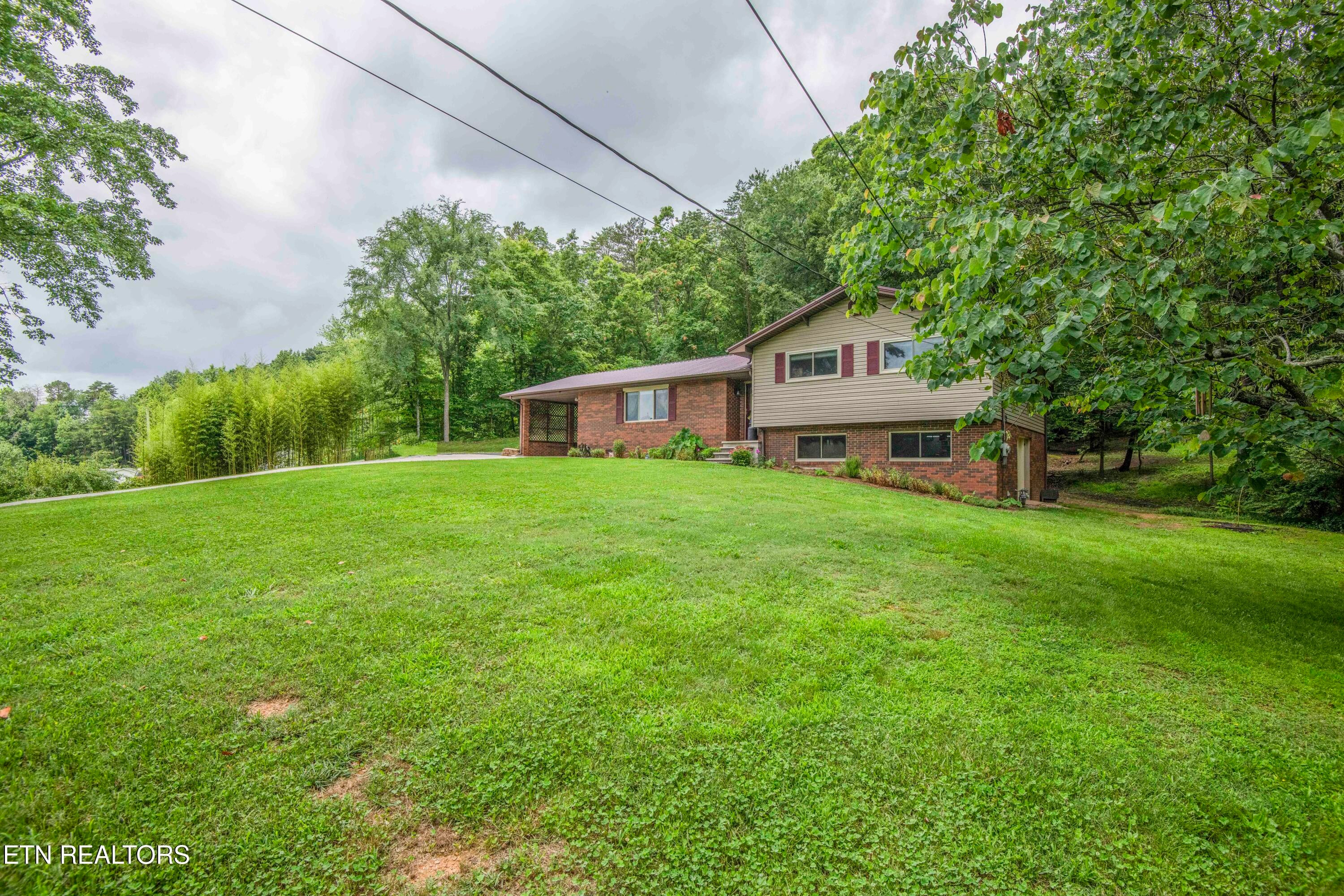 Kingston, Tennessee, 37763, United States, 3 Bedrooms Bedrooms, ,2 BathroomsBathrooms,Residential,For Sale,1882292