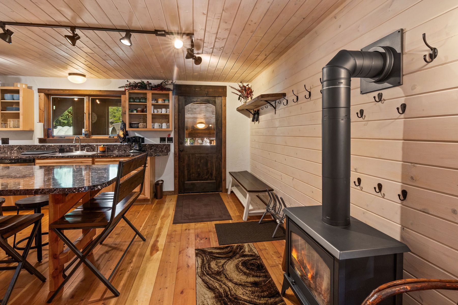  708 US Highway 212 W - 物件實景