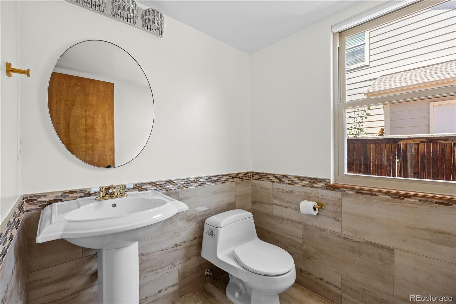 Highlands Ranch, Colorado, 80126, United States, 4 Bedrooms Bedrooms, ,3 BathroomsBathrooms,Residential,For Sale,1883252