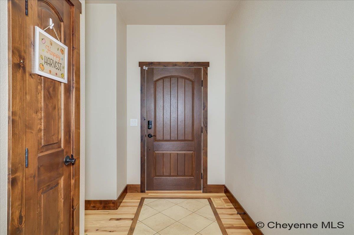 Cheyenne, Wyoming, 82009, United States, 5 Bedrooms Bedrooms, ,3 BathroomsBathrooms,Residential,For Sale,1989726