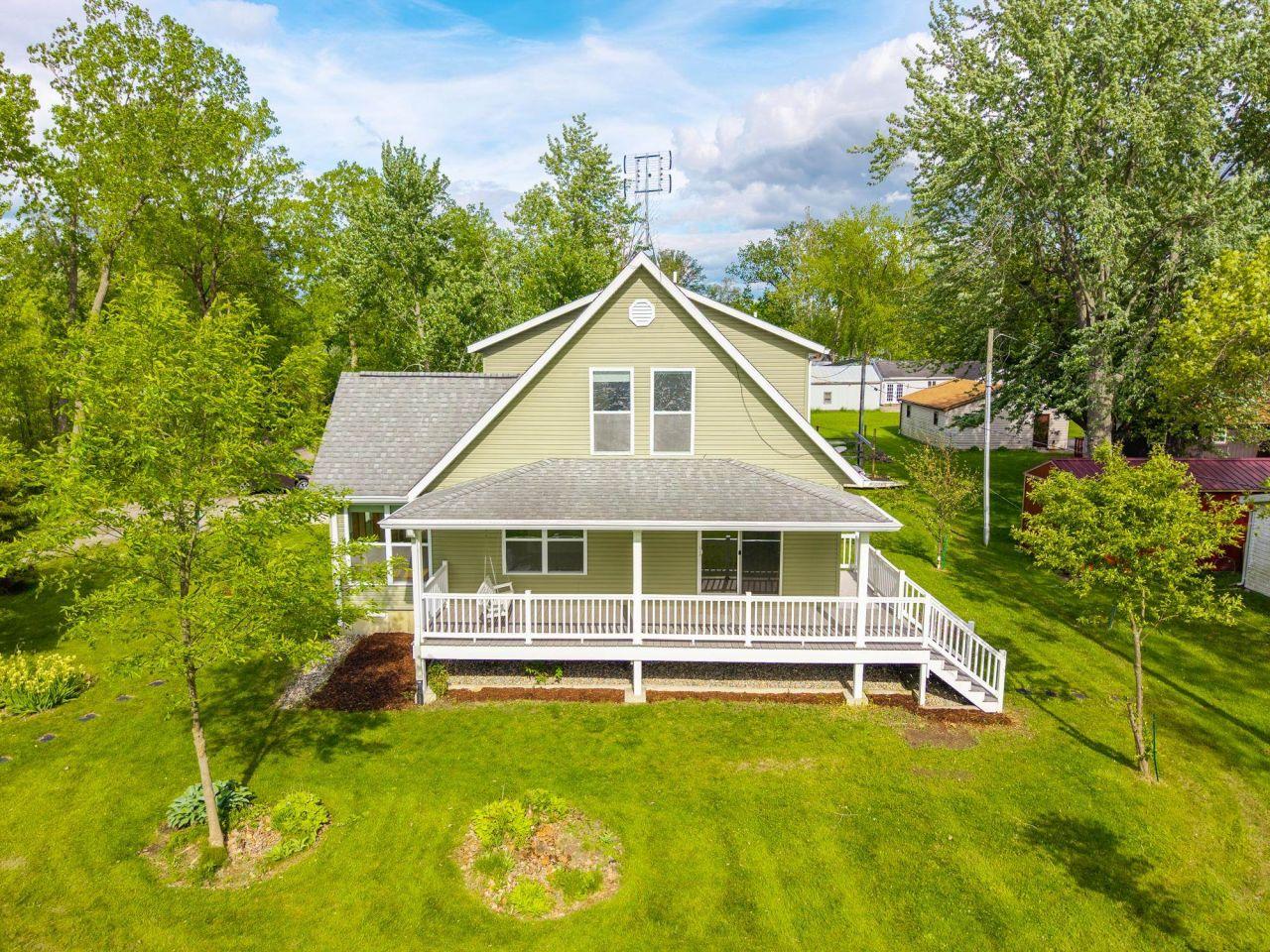 Columbia City, Indiana, 46725, United States, 6 Bedrooms Bedrooms, ,3 BathroomsBathrooms,Residential,For Sale,1827177