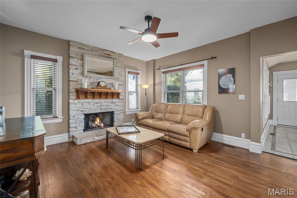 Kirkwood, Missouri, 63122, United States, 4 Bedrooms Bedrooms, ,4 BathroomsBathrooms,Residential,For Sale,1986224