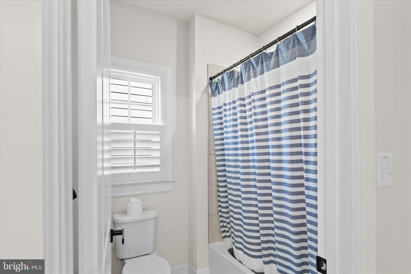 Berlin, Maryland, 21811, United States, 5 Bedrooms Bedrooms, ,4 BathroomsBathrooms,Residential,For Sale,1989737