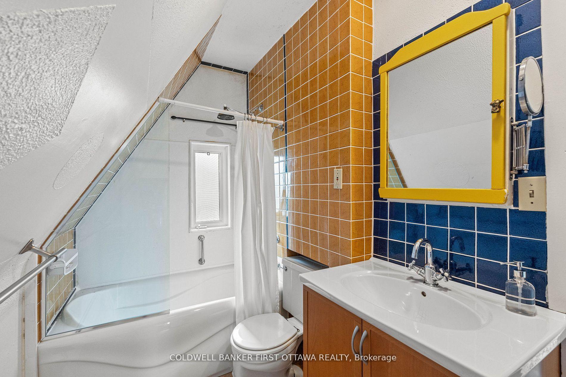 BRITANNIA - LINCOLN HEIGHTS AND AREA, Ontario, K2B 6Y5, CA, 3 Bedrooms Bedrooms, ,Residential,For Sale,1950856