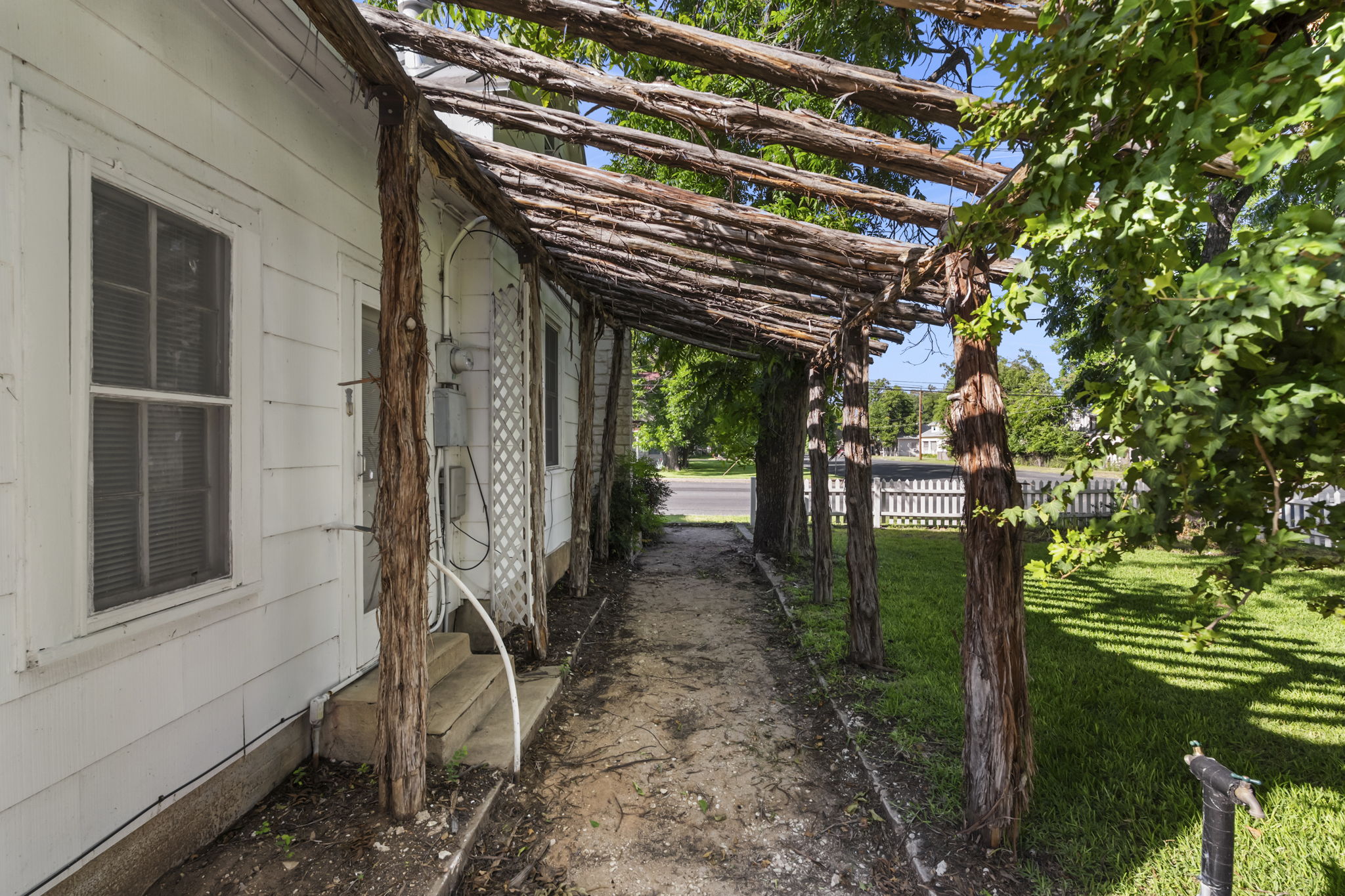  501 West Creek Street, Fredericksburg, TX 78624 - 物件實景